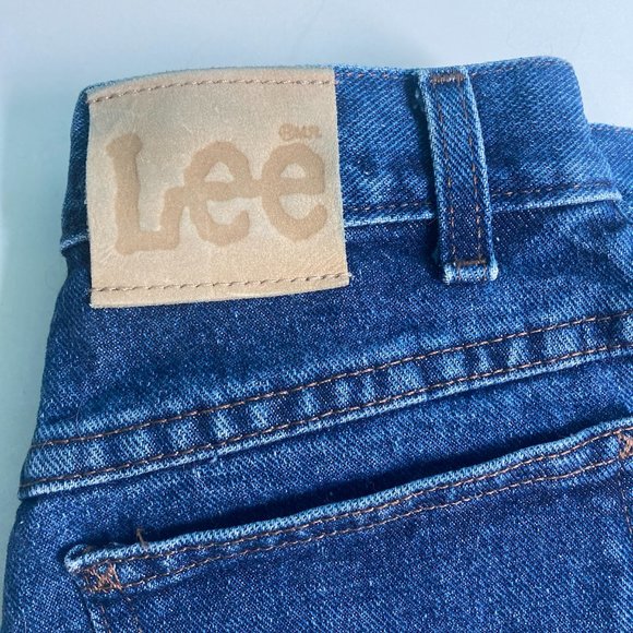 High Waisted Lee Mom Shorts - Picture 4 of 9